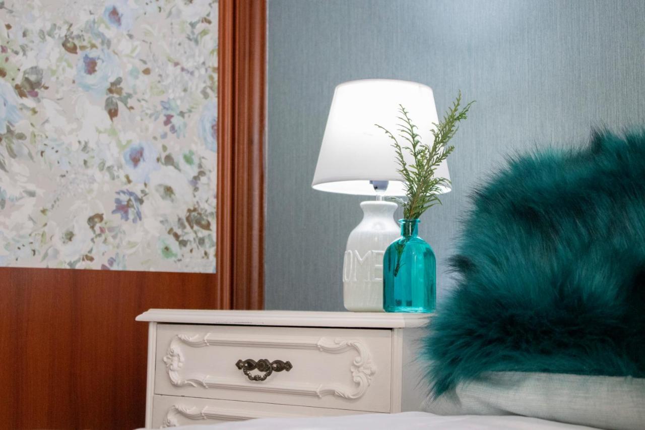 Luxury Singular Apartamento 4 Dormitorios ซานติอาโก เด กอมโปสเตลา ภายนอก รูปภาพ
