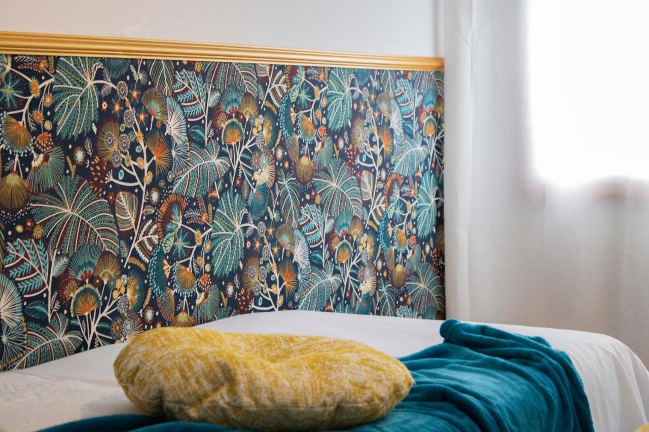 Luxury Singular Apartamento 4 Dormitorios ซานติอาโก เด กอมโปสเตลา ภายนอก รูปภาพ