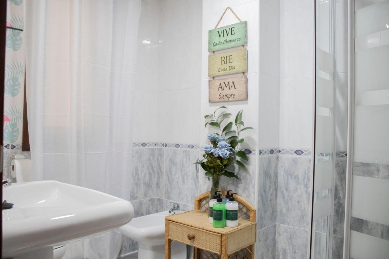 Luxury Singular Apartamento 4 Dormitorios ซานติอาโก เด กอมโปสเตลา ภายนอก รูปภาพ