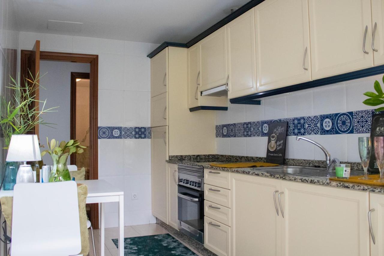 Luxury Singular Apartamento 4 Dormitorios ซานติอาโก เด กอมโปสเตลา ภายนอก รูปภาพ