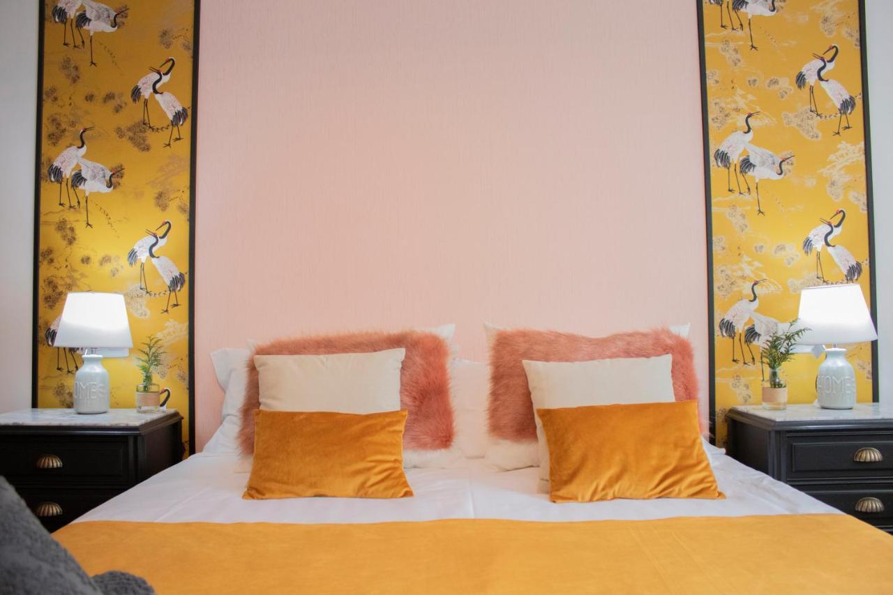 Luxury Singular Apartamento 4 Dormitorios ซานติอาโก เด กอมโปสเตลา ภายนอก รูปภาพ
