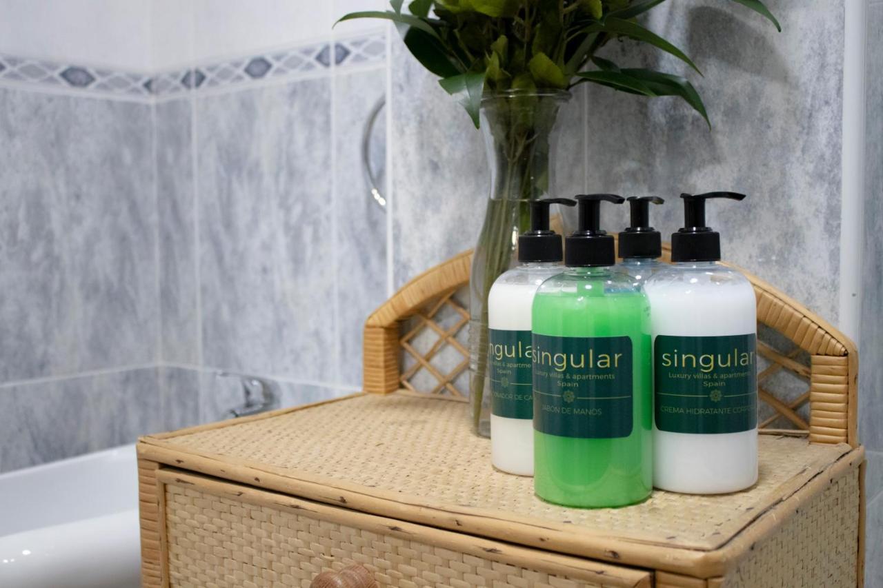 Luxury Singular Apartamento 4 Dormitorios ซานติอาโก เด กอมโปสเตลา ภายนอก รูปภาพ
