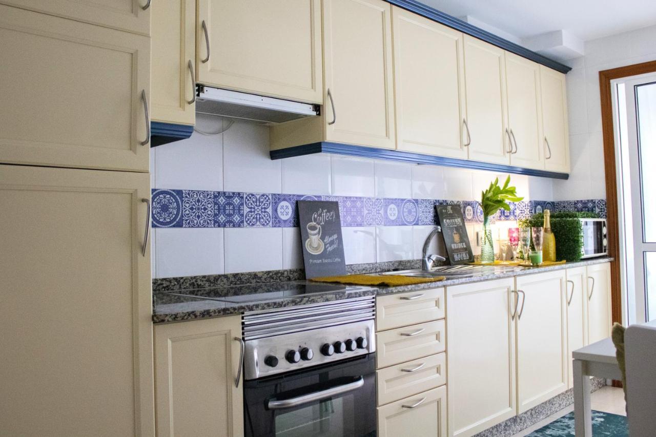 Luxury Singular Apartamento 4 Dormitorios ซานติอาโก เด กอมโปสเตลา ภายนอก รูปภาพ